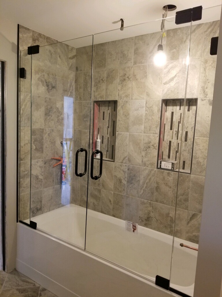 https://theshowerdoorspecialists.com/2020site/wp-content/uploads/2018/09/IMG_3155-2.jpg