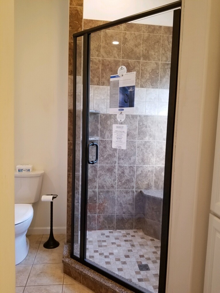 https://theshowerdoorspecialists.com/2020site/wp-content/uploads/2020/05/4522_PanelDoor.jpg