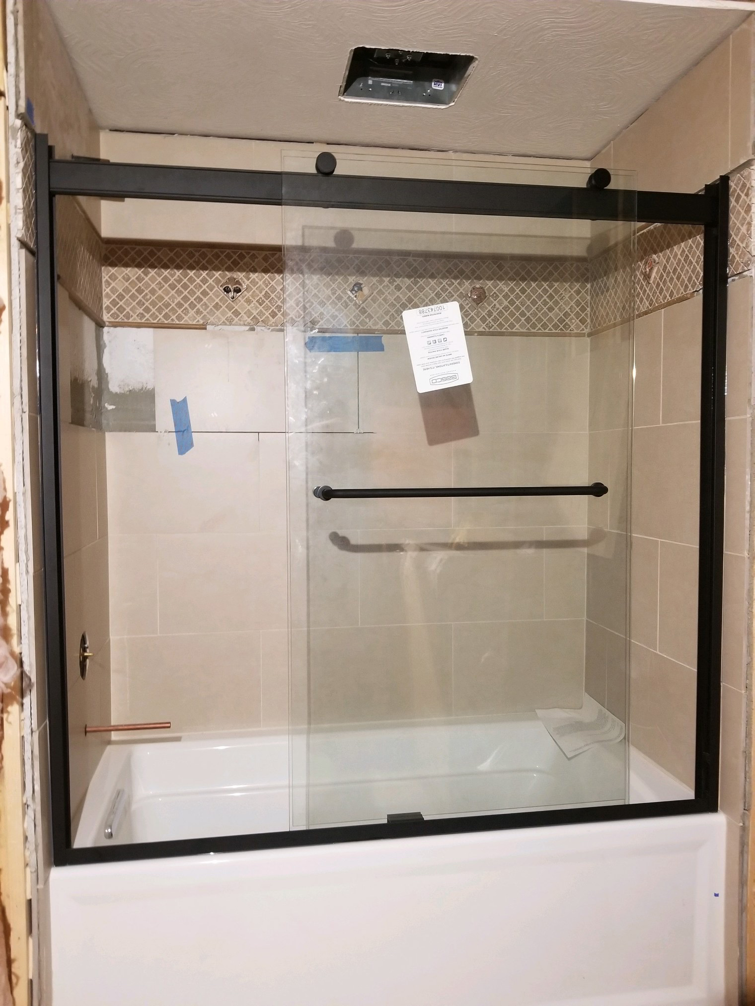 https://theshowerdoorspecialists.com/2020site/wp-content/uploads/2020/05/4536_BarnDoor.jpg