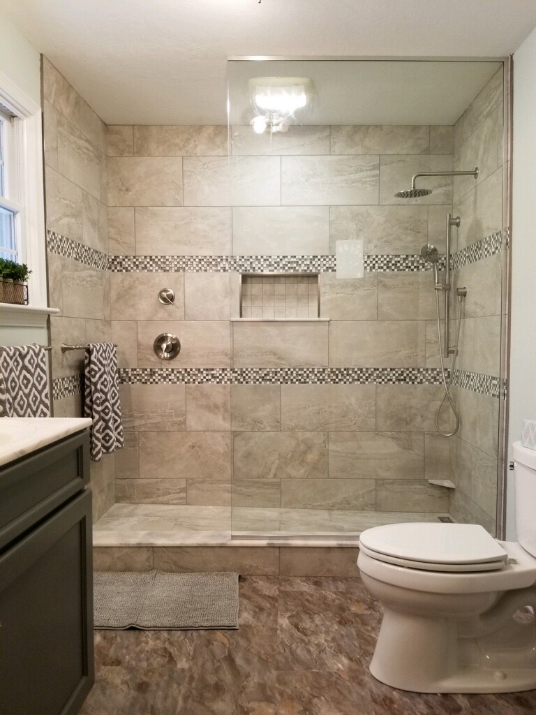 https://theshowerdoorspecialists.com/2020site/wp-content/uploads/2020/05/4545_SplashPanel.jpg