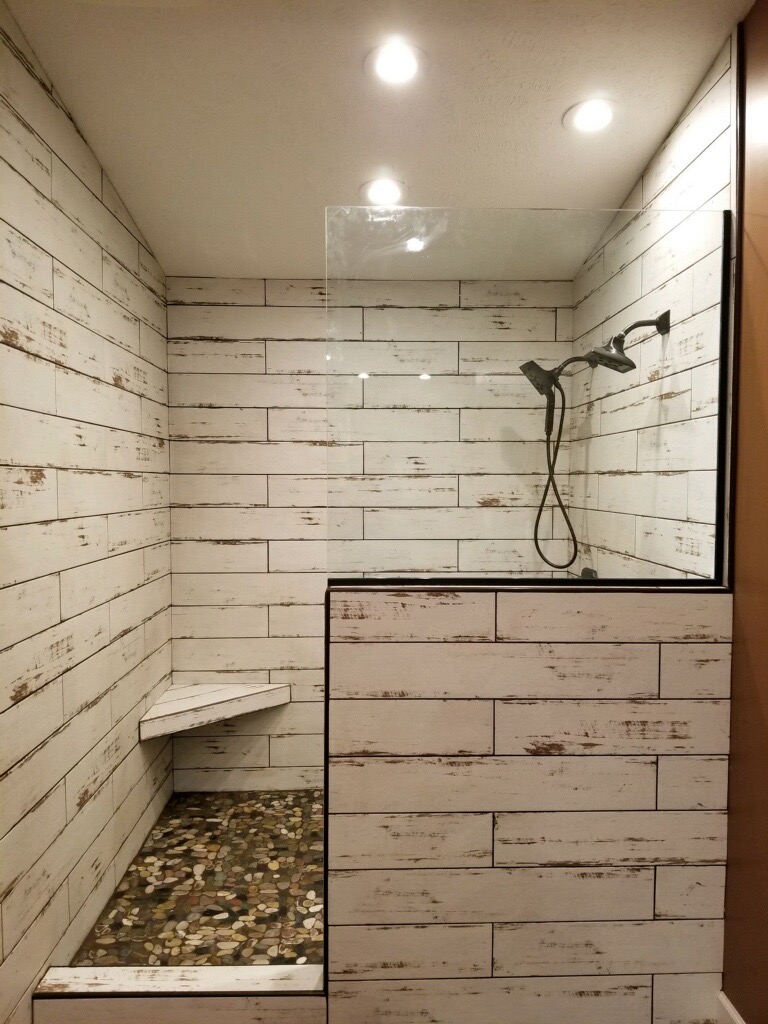 https://theshowerdoorspecialists.com/2020site/wp-content/uploads/2020/05/4546_SplashPanel.jpg